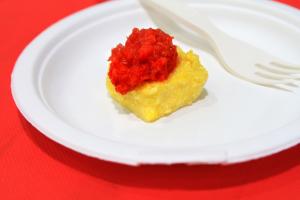 Crostini di polenta al sugo rosso senza pomodoro