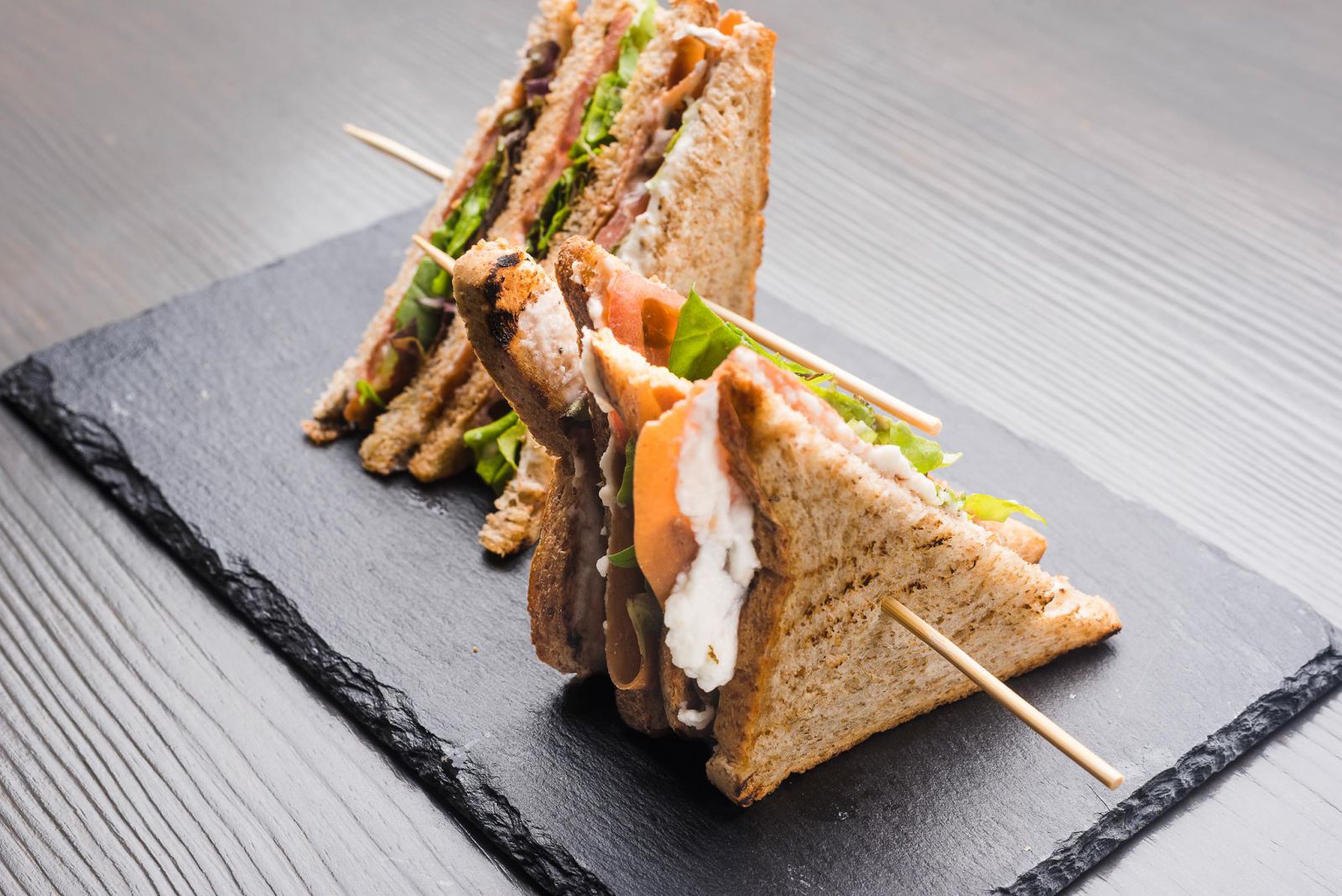 Ristorante Cavoli Nostri di Napoli - Club sandwich con affettato di Mopur
