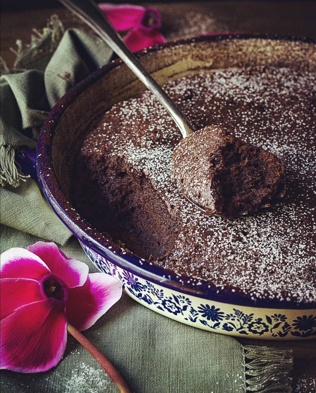 Torta dal cuore morbido al cioccolato fondente  #ricettedelbuonumore